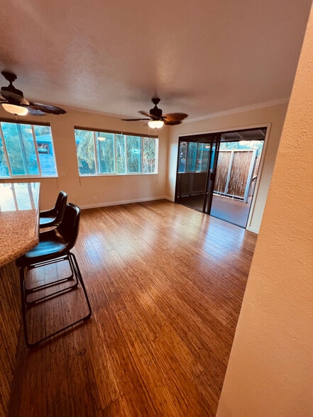 Building Photo - 293 Alaume St