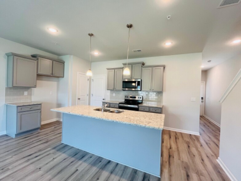 Building Photo - 11707 Chatham Dr
