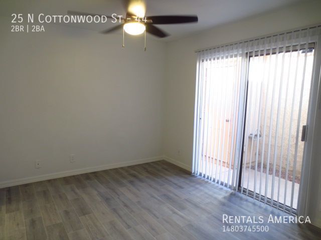 Building Photo - 2 Master Bedrooms in Fully Remodeled, Sing...