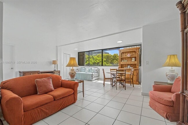 Building Photo - 2950 SW 3rd Ave