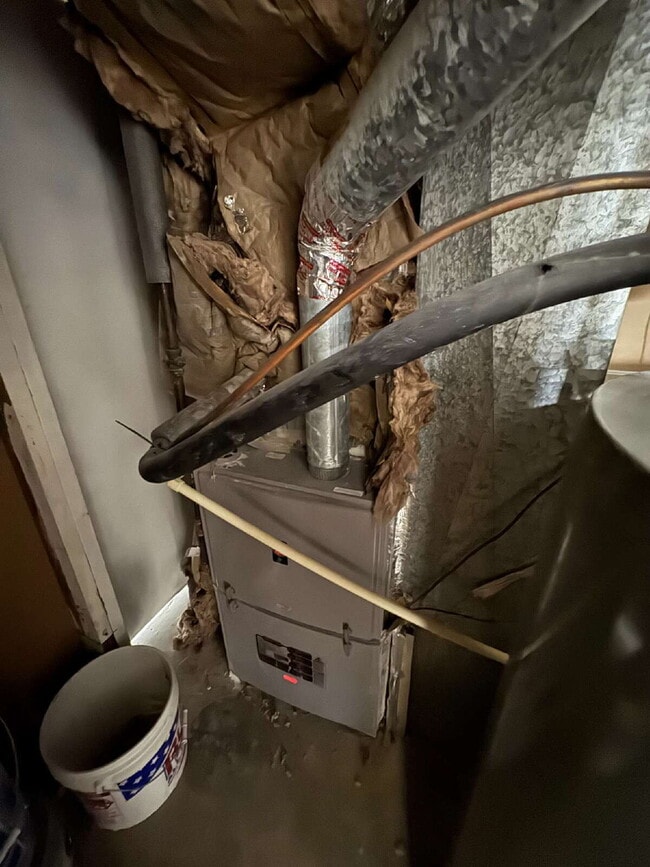 Building Photo - 3702 Chesapeake Way