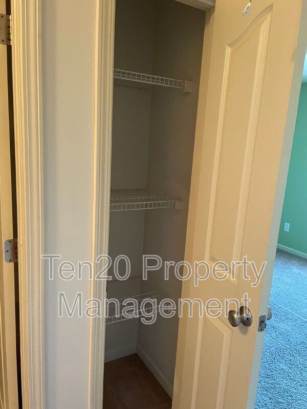 Building Photo - 5715 Boby Dr