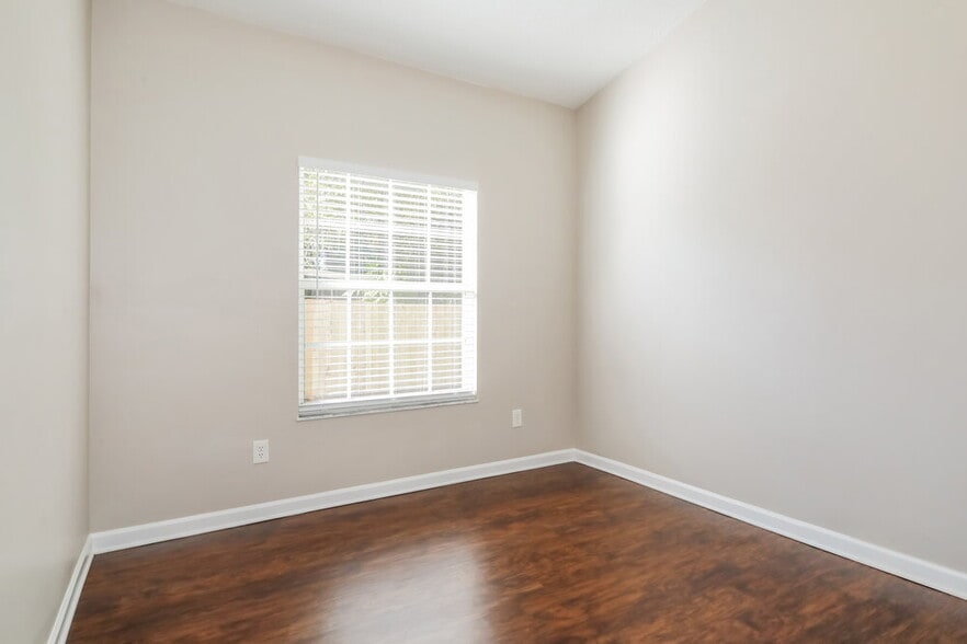 Building Photo - 1634 Ashmore Green Dr