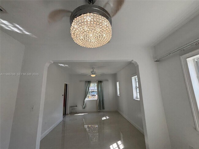 Building Photo - 521 NW 48th St