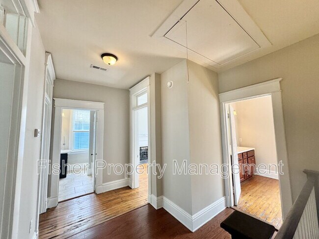 Building Photo - 411 W 26th St