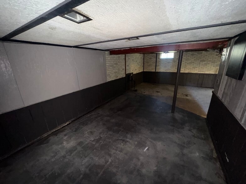 Building Photo - 4924 N 64th St