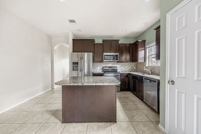 Building Photo - 1414 Fawn Lily Dr