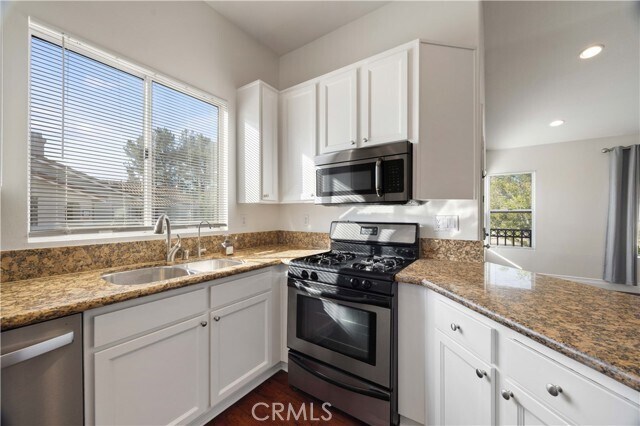 Building Photo - 202 California Ct