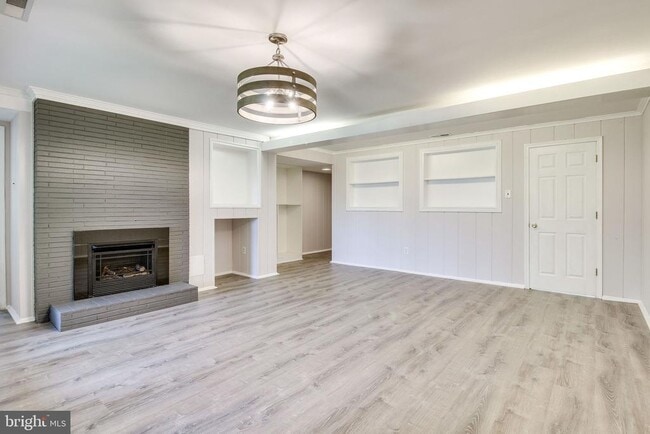 Building Photo - 6525 Byrnes Dr