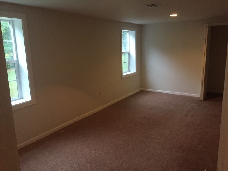 Living room1 A - 4300 Stablemere Ct