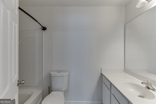 Building Photo - 805 Tulip Poplar Way