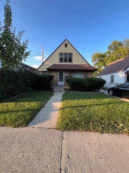 Building Photo - 220 E Wilbur Ave