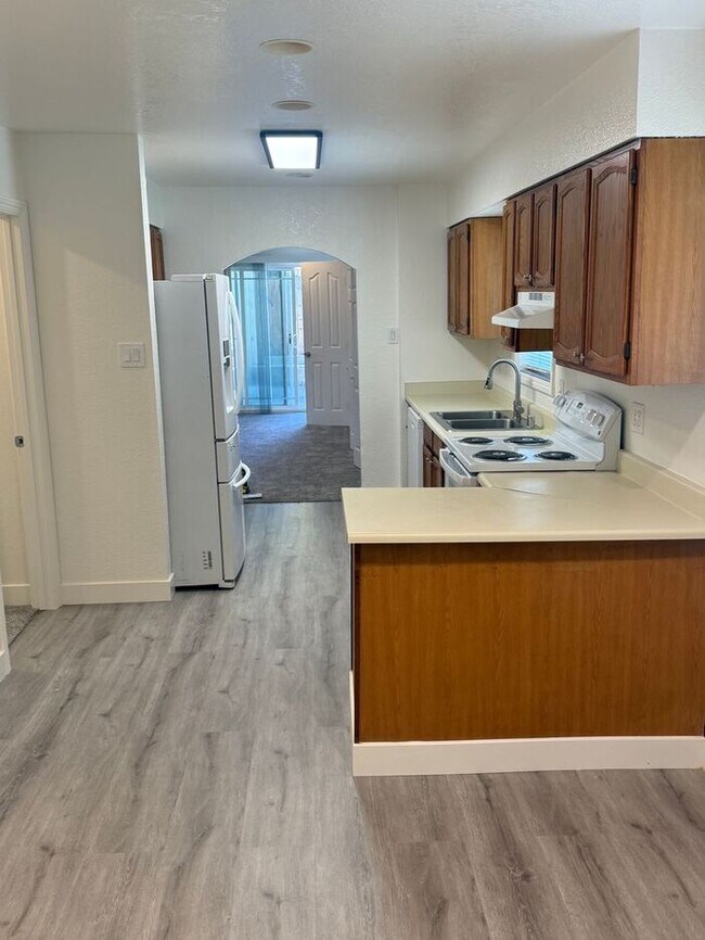Building Photo - Fully Remodeled 3 Bed / 2.5 Bath Home in Hayward's Cherryland Neighborhood