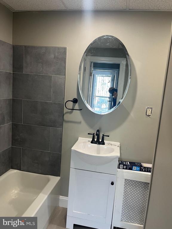 Building Photo - 2666 Bridge St