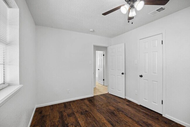 Building Photo - 2321 78th St