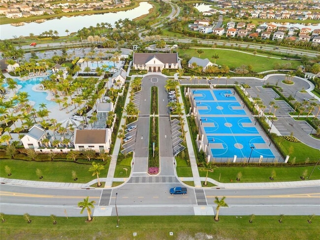 Building Photo - 14989 RedCove Pl