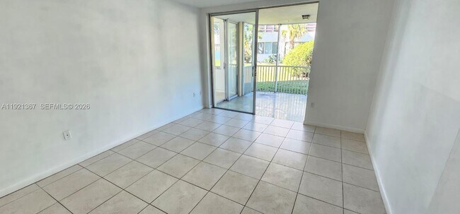 Building Photo - 1670 NE 191st St