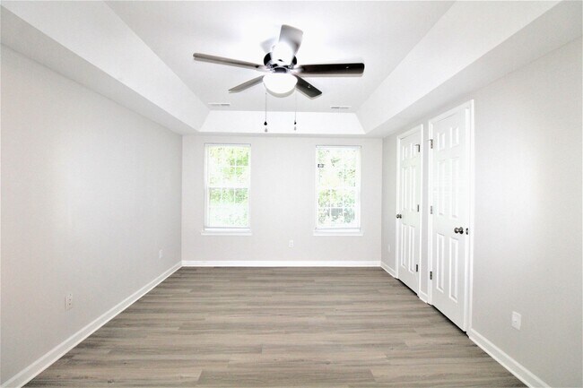 Building Photo - Fully Remodeled 3 Bedroom home with a garage!