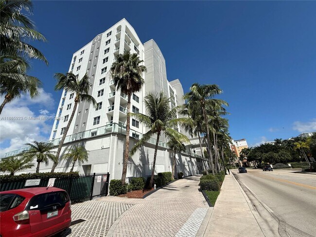 Building Photo - 17050 N Bay Rd