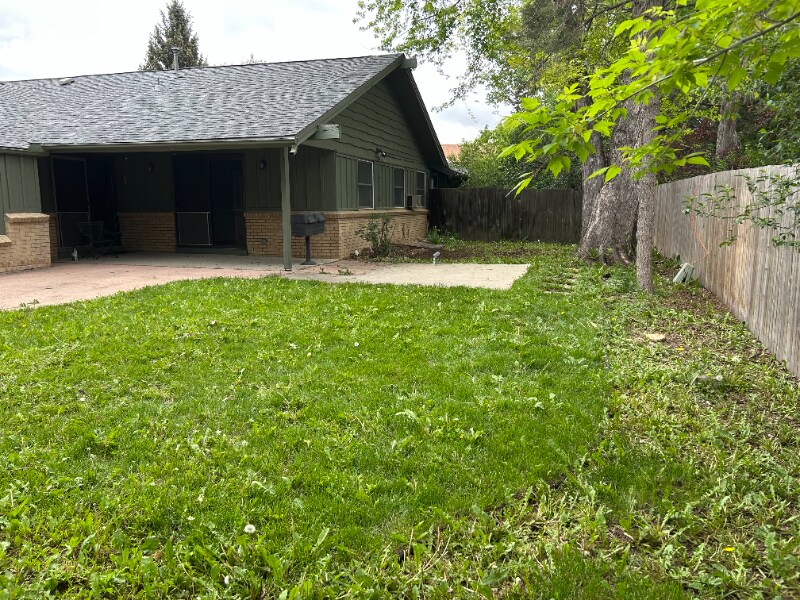 Building Photo - 2620 Lloyd Cir