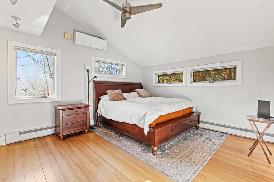 Building Photo - 18 Rosedale St