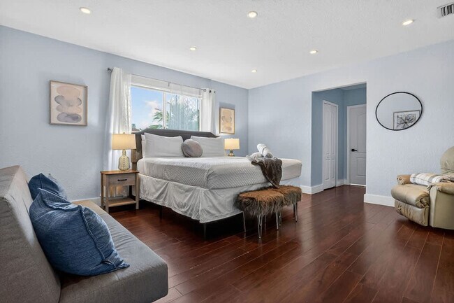 Building Photo - 5161 SW 159th Ct