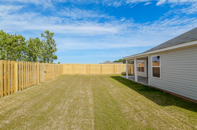 Building Photo - 8922 Snelling Dr