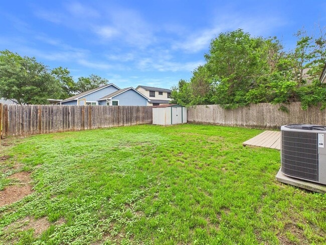 Building Photo - 14405 Tiffer Ln