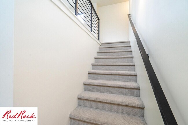 Building Photo - 5524 S Ochre Ln