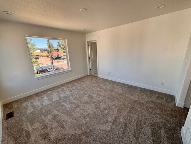 Building Photo - 3648 Byram Pt