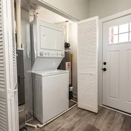 Building Photo - 1609 W Rascher Ave