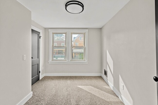 Building Photo - Stunning 3 bedroom home in Turtle Creek av...