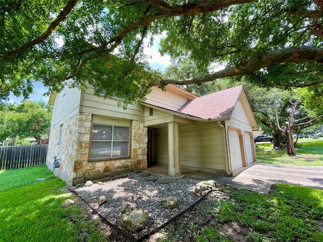 Building Photo - 8116 Pilgrims Pl