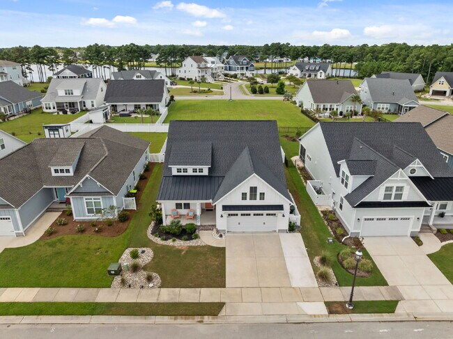 Building Photo - "Coastal Comfort Awaits: Spacious 3-Bed, 3-Bath Home in Holly Ridge!"