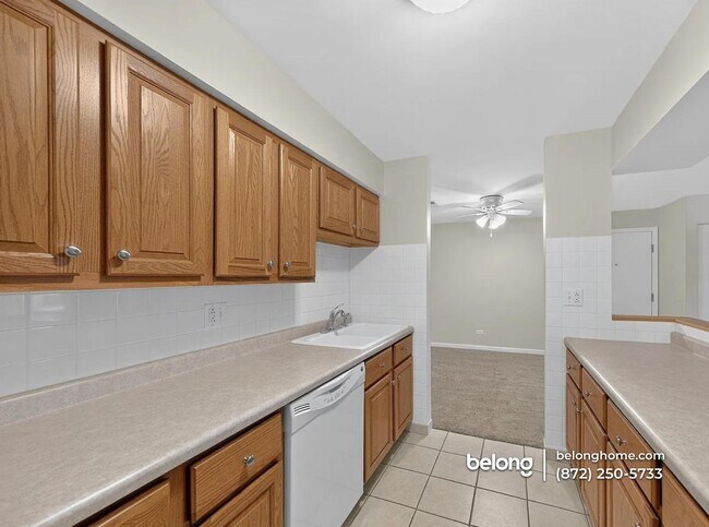 Building Photo - 1420 Stonebridge Cir
