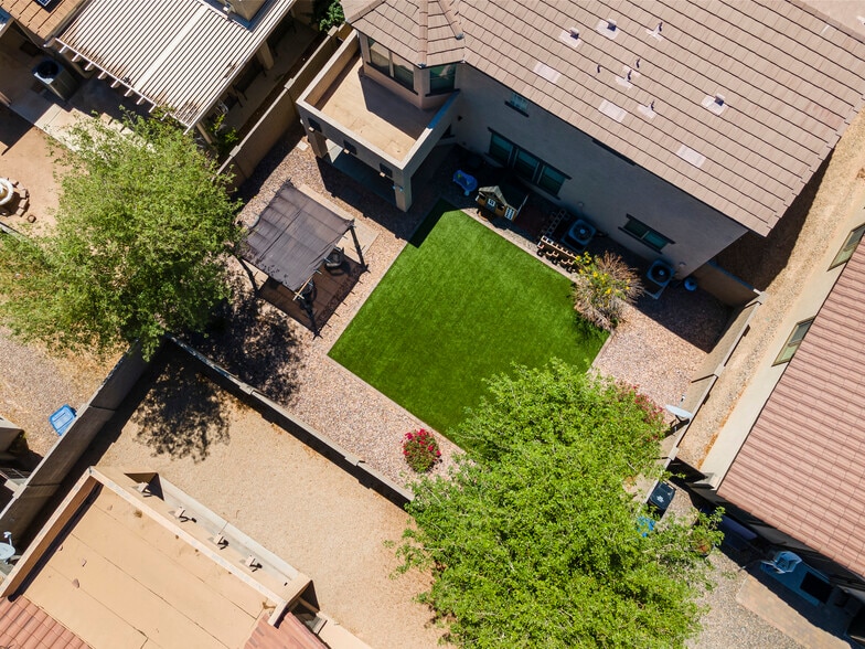 Building Photo - 18390 W Hayden Dr