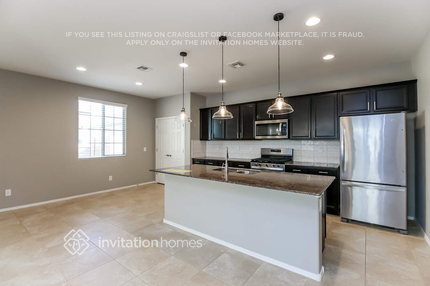 Building Photo - 5722 E Butte St