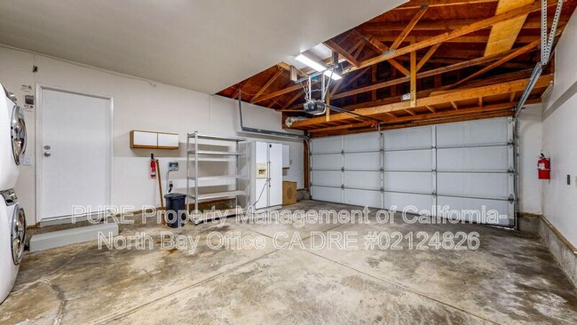 Building Photo - 1006 Waterbrook Ct