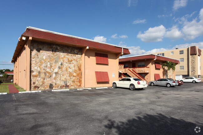 Primary Photo - Pinehill Plaza Apartments