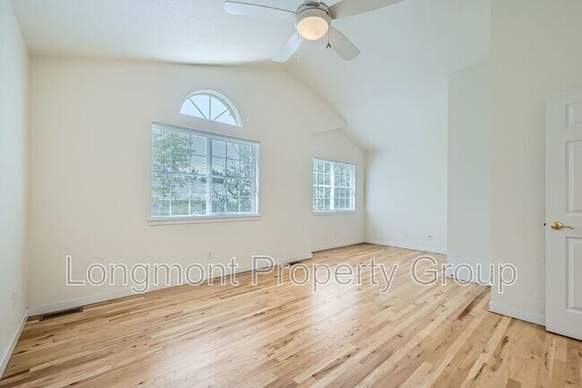 Building Photo - 679 Snowberry St