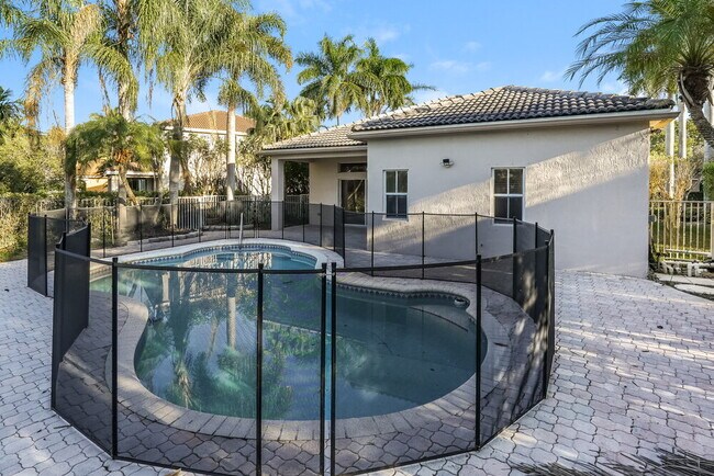 Building Photo - 966 Bluewood Terrace