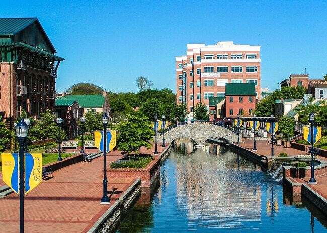 Building Photo - Live in Downtown Frederick