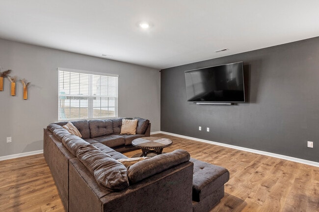 Building Photo - 68 Black Crk Dr