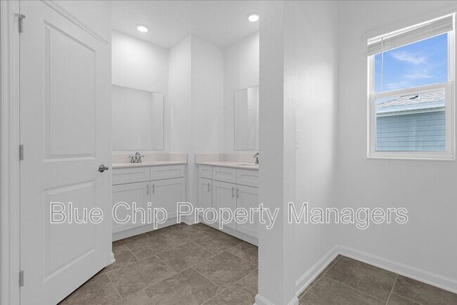 Building Photo - 2096 Shaggy Fisher Dr