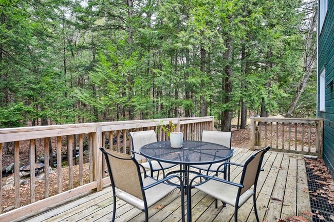 Building Photo - 28 Grachen Dr