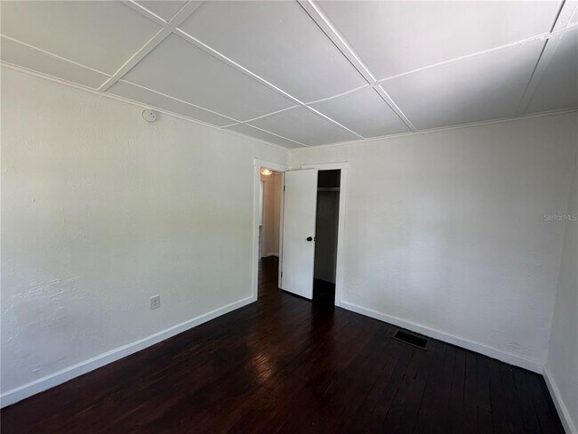 Building Photo - 1725 Fairview Shores Dr