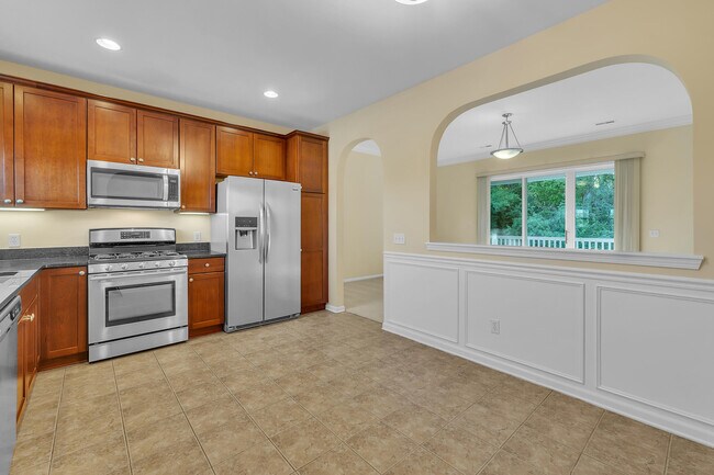 Building Photo - 2950 Hunley Dr