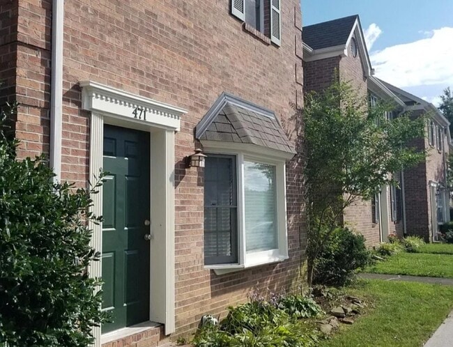 Building Photo - 471 Bramblewood Ln