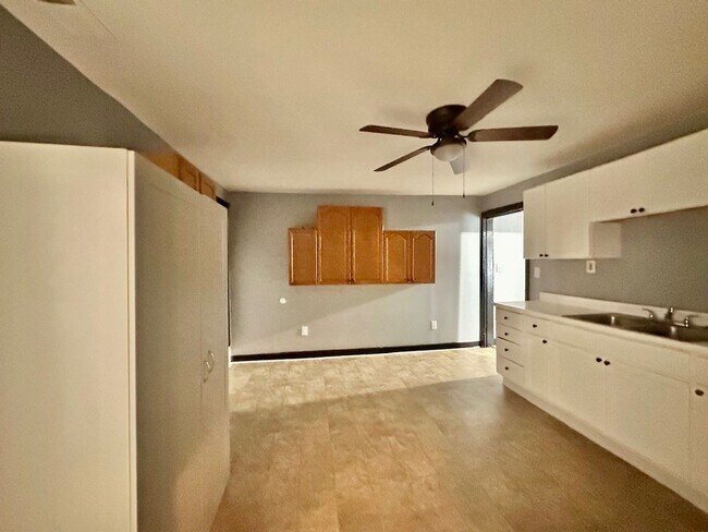 Primary Photo - 268 E Loudon Ave