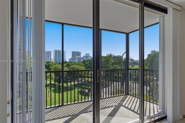 Building Photo - 3401 N Country Club Dr